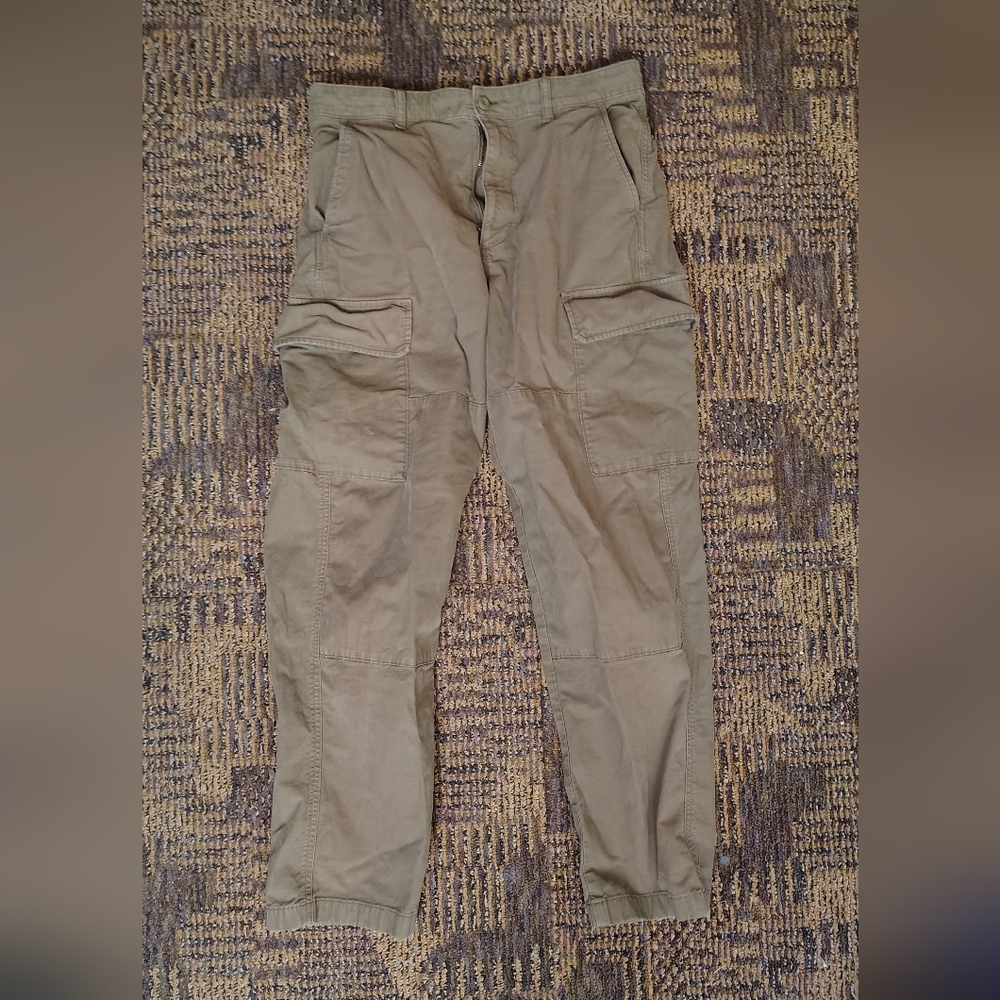 Women's Uniqlo Olive High Rise Cargo Pants